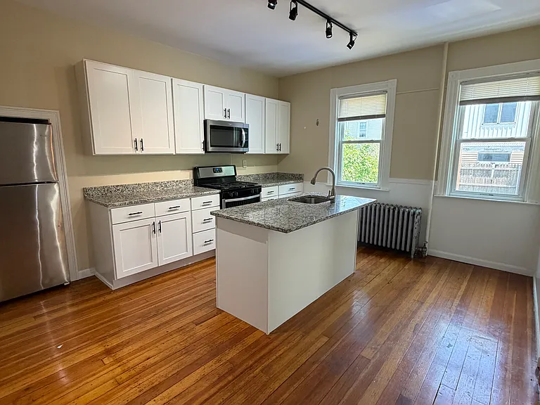 18 Pallas St #1 — Photo 3