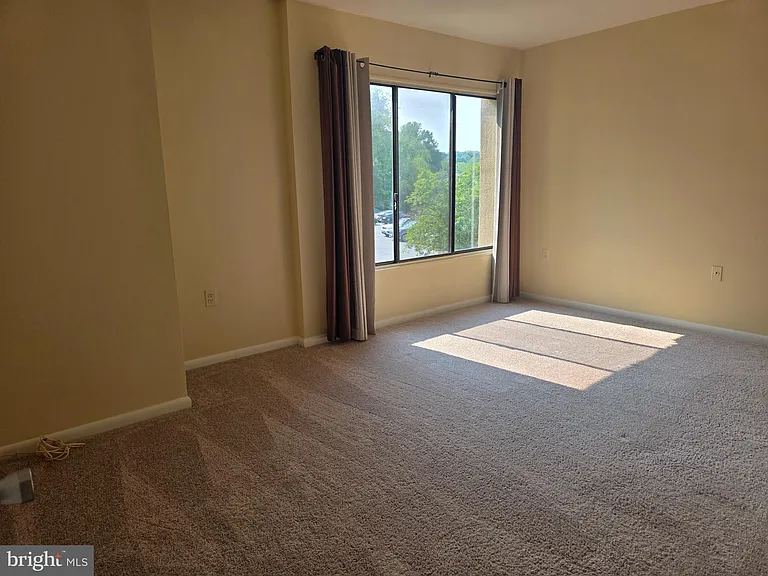 15609 Dorset Rd #201 — Photo 13