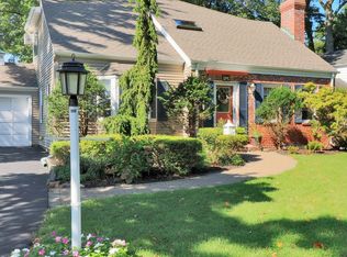 24 Florence Rd, Harrington Park, NJ 07640