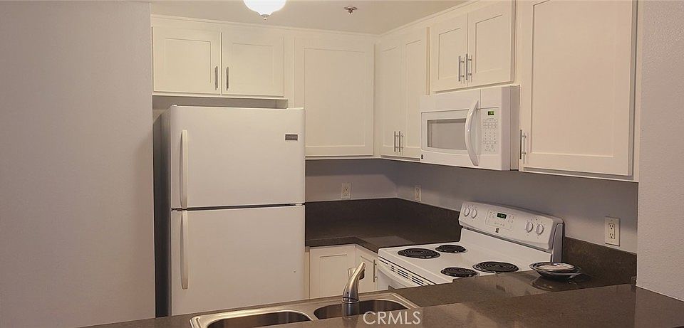 1st image of 730 W 4th St Unit 108