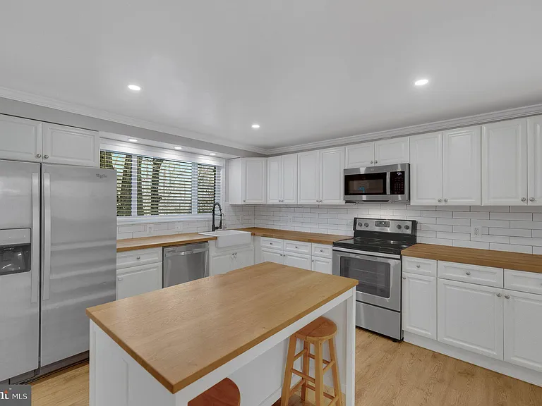 16080 Deer Park Dr — Photo 8