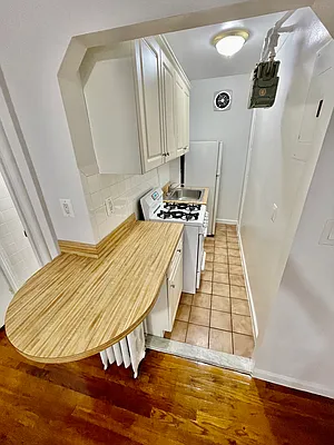 Rented by Compass | media 9