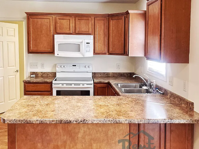 25 Meredith Dr #25 — Photo 11