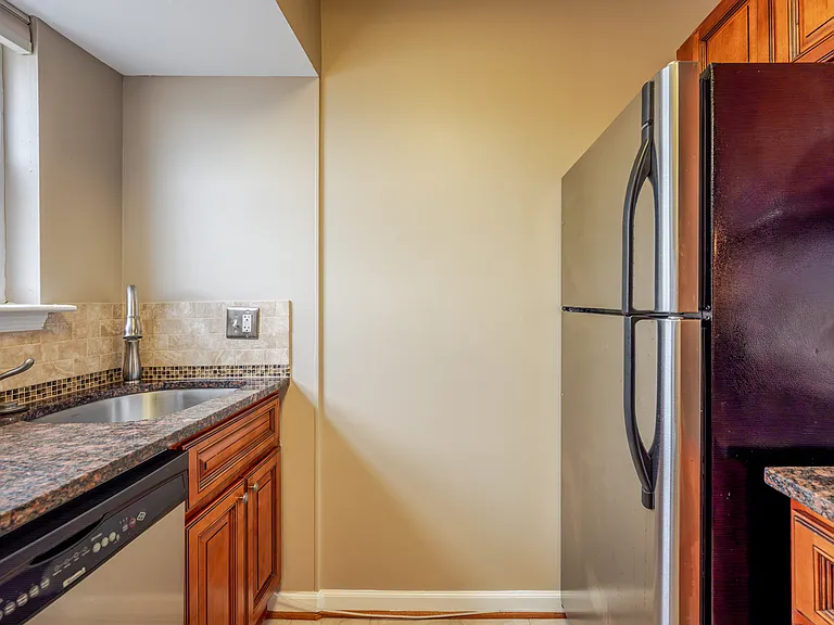 430 N Armistead St #303 — Photo 7