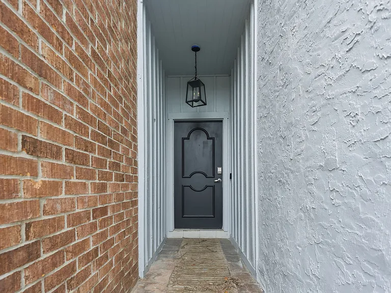8112 Scottshill — Photo 3