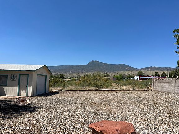 5th image of 1140 Sunrise Drive