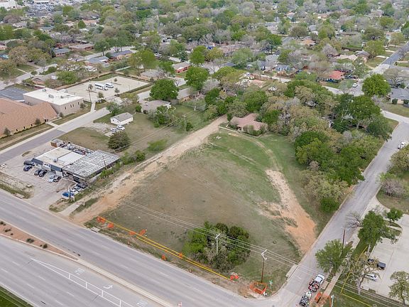 4th image of 1228 W Hurst Blvd