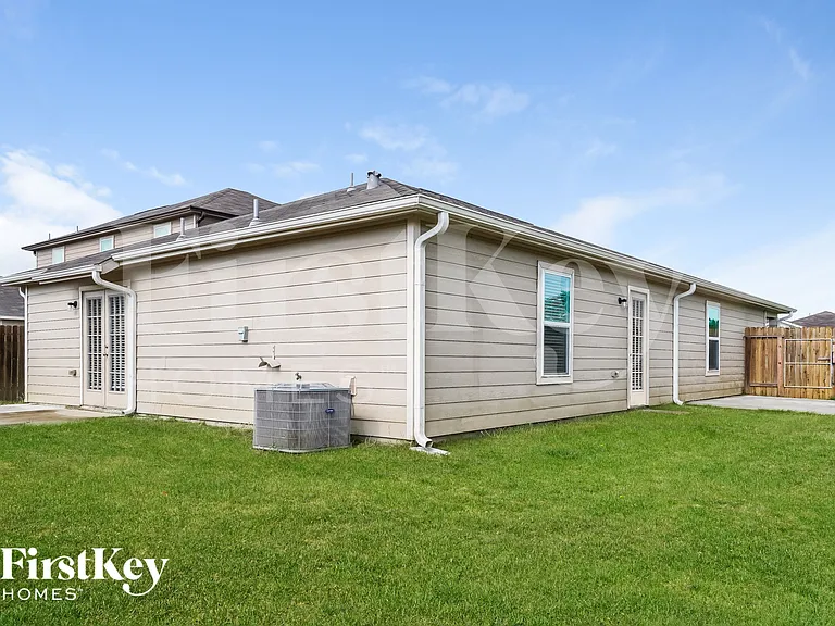 1001 Walnut Ln — Photo 15