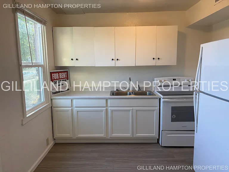 318 NW 15th St #318 — Photo 5