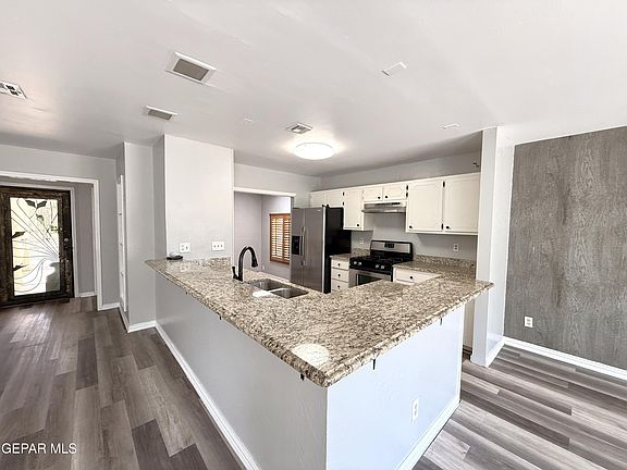 3rd image of 10405 Ashwood Dr #A