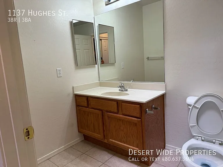 1137 Hughes St — Photo 8