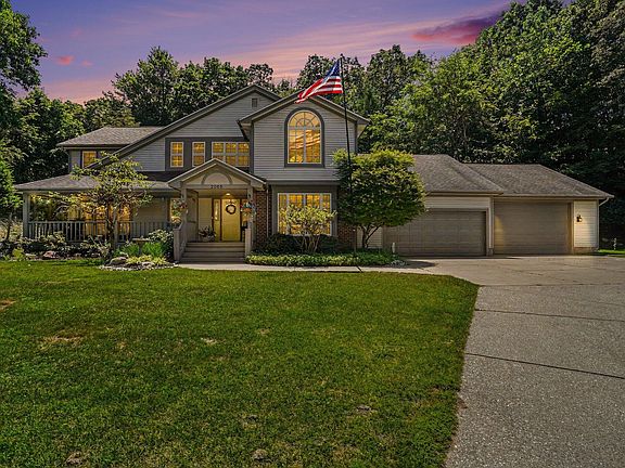 2nd image of 2065 Forest Park Rd