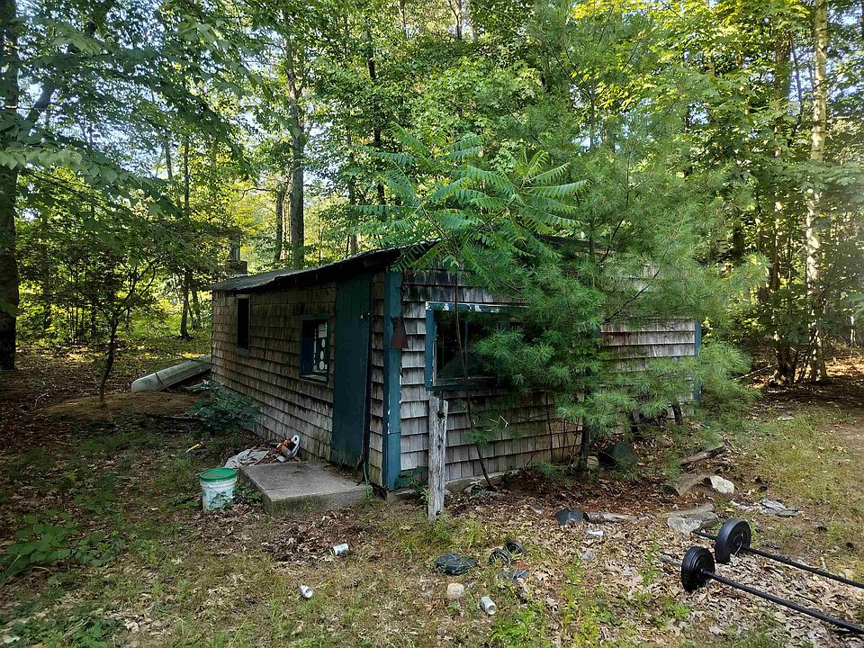 2nd image of 10 Maple Avenue