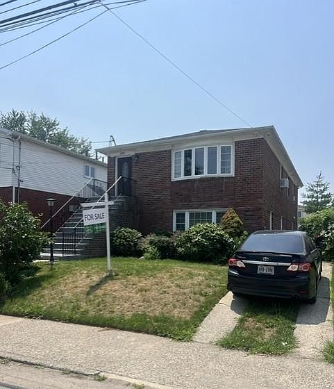 1st image of 2436 E 74th St