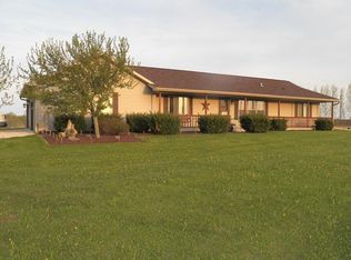 7615 S Cleveland Rd, Cleveland, WI 53015