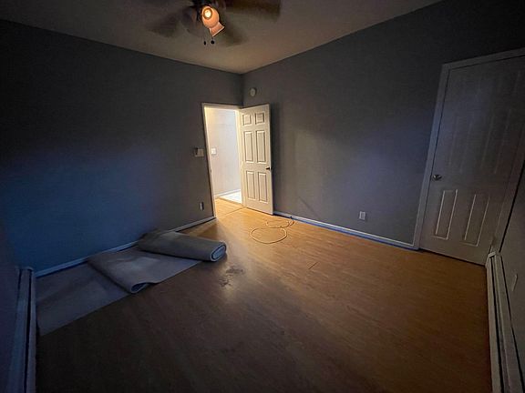2nd image of 53 Decker Ave Floor 1
