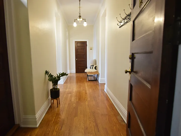 Greystone Court Apartments — Photo 5