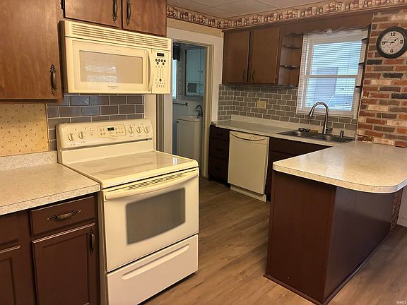 5th image of 355 W Walnut St