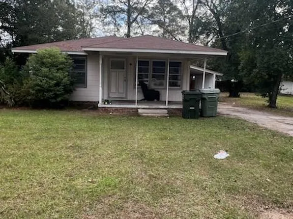 406 Chester Ave N, Douglas, GA 31533