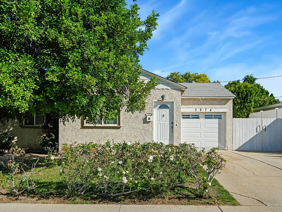 5874 Zelzah Ave