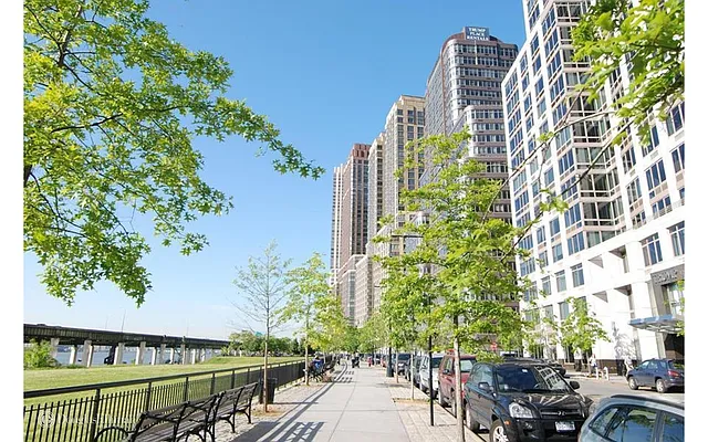 Rented by Douglas Elliman | media 27