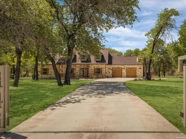 141 COUNTY ROAD 6873, Natalia, TX 78059