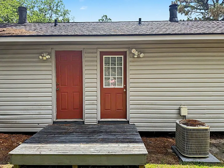 200 Bull Run Street — Photo 2