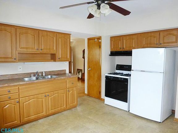 4th image of 3490 Bolton Ave