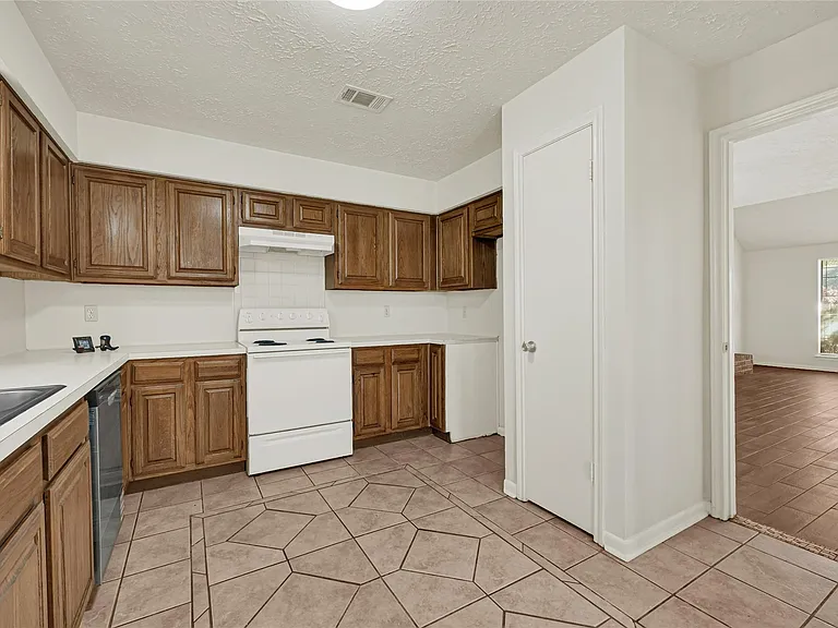 4910 Brownfields Ct — Photo 9