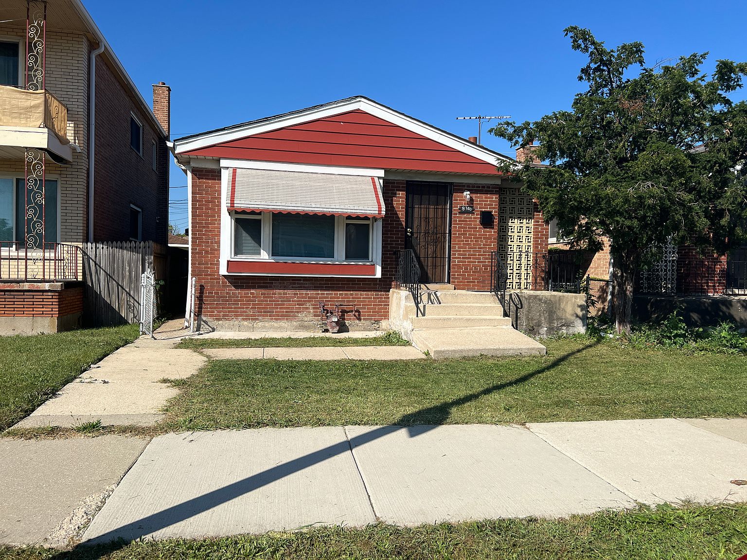 9746 S Wentworth Ave, Chicago, IL 60628 | Zillow