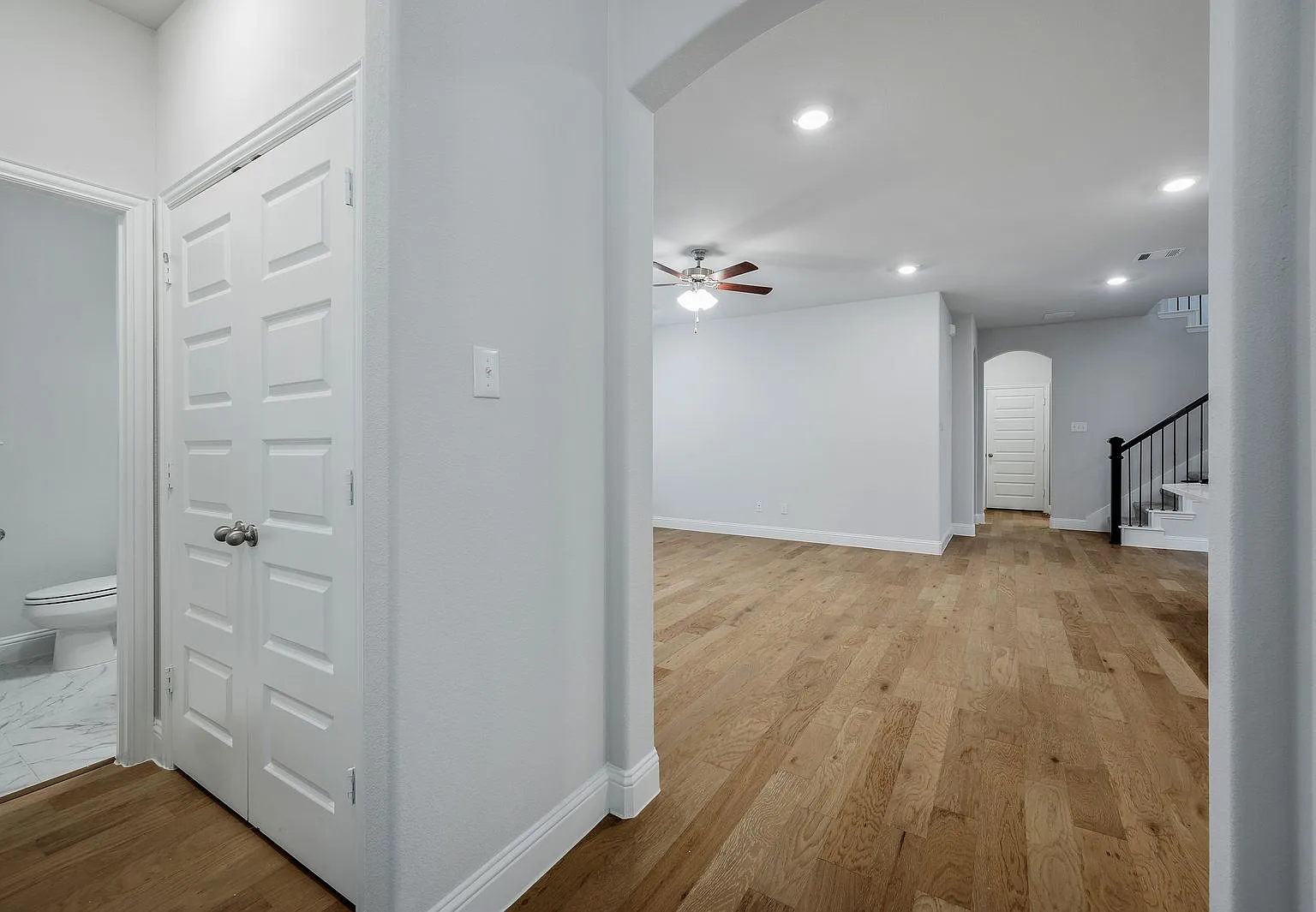 3 bed, 2.5 bath, 2423 sqft, $2,750 — Photo 4