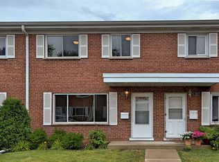 1152 N Boxwood Dr #B, Mount Prospect, IL
