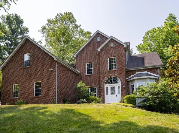 1306 Gleneagles Pl, Lawrenceburg, IN 47025