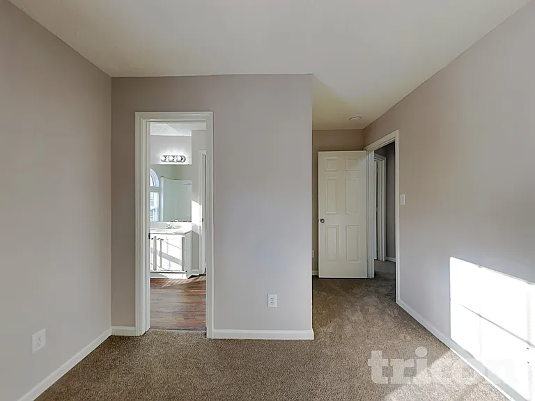 1606 Oak Knoll Ln — Photo 12