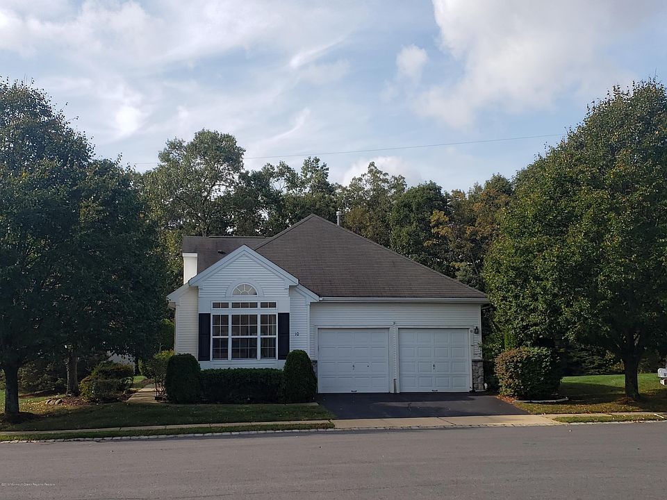 1st image of 10 Devereux Dr