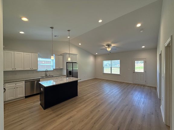 2nd image of 1432 W May Ave