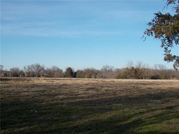 4th image of 297 County Road 4580 E