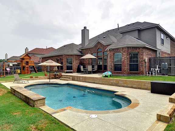 DSC_8794_PoolPatioRearView.jpg