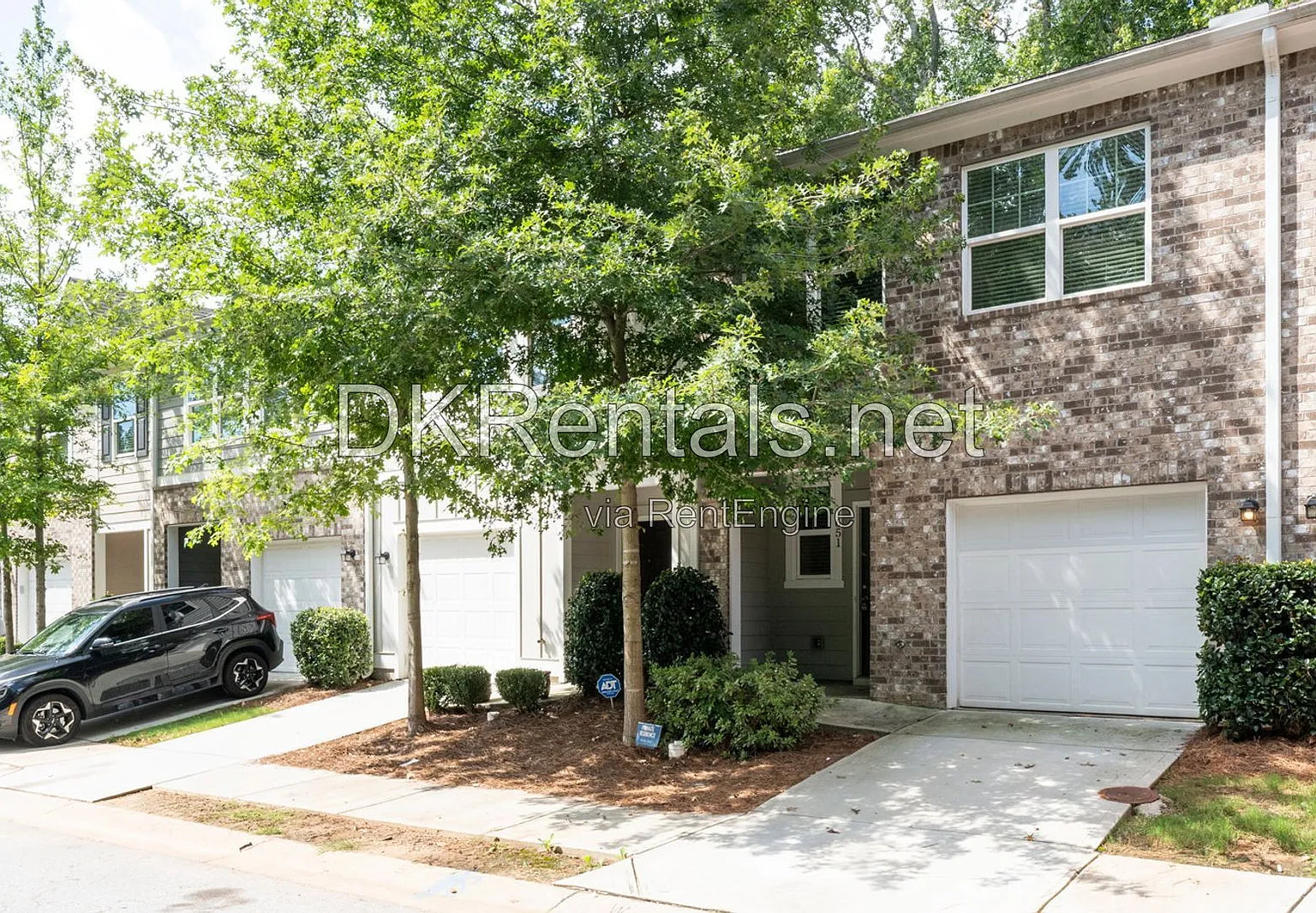 3 bed, 2.5 bath, 1386 sqft, $1,950 — Photo 2