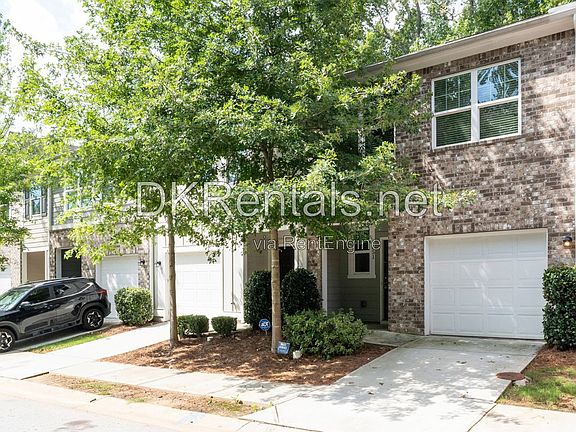 2nd image of 1651 Vernon Blvd