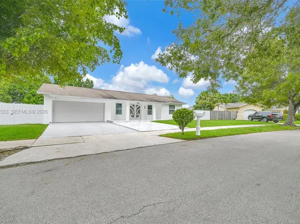 16611 SW 108th Ct, Miami, FL 33157