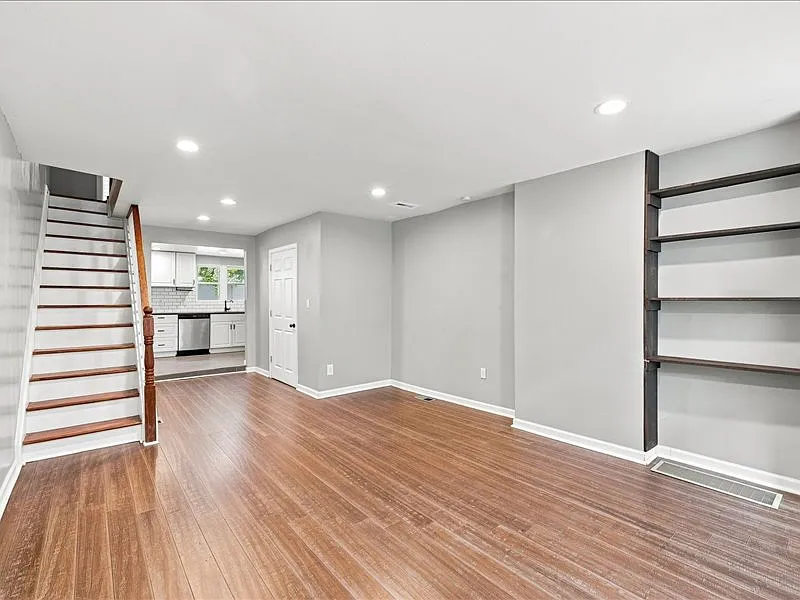 521 Cantrell St — Photo 3