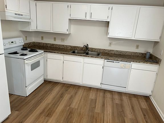 5th image of 5545 Playa Way APT 2