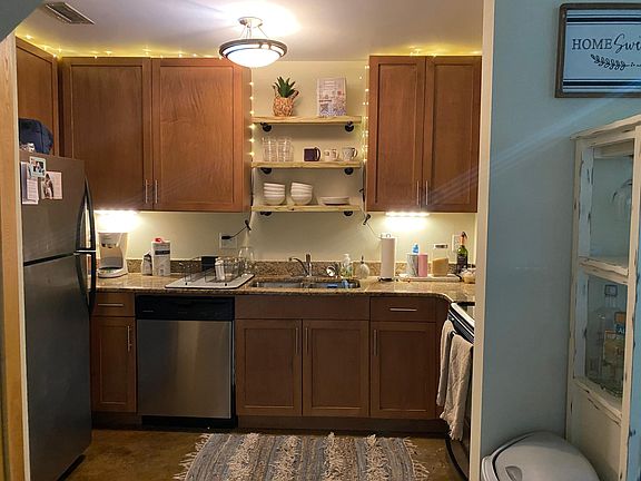 4th image of 1723 Summit Ave APT 106