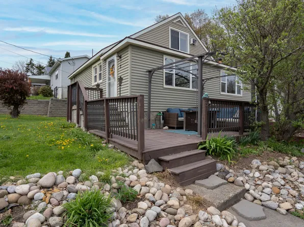 3 Lakeshore Drive, Wynantskill, NY 12198