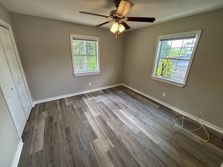 2059 Hillsborough St — Photo 11