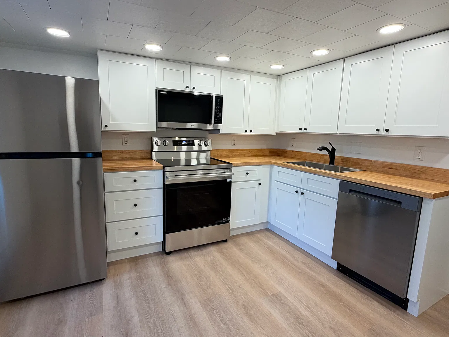 2 bed, 900 sqft, $875 — Photo 4