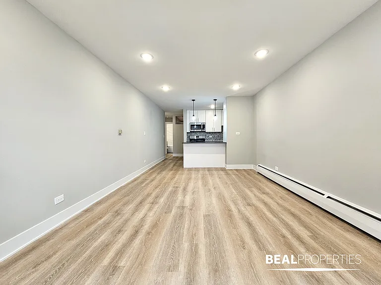 555 W Stratford Place — Photo 28