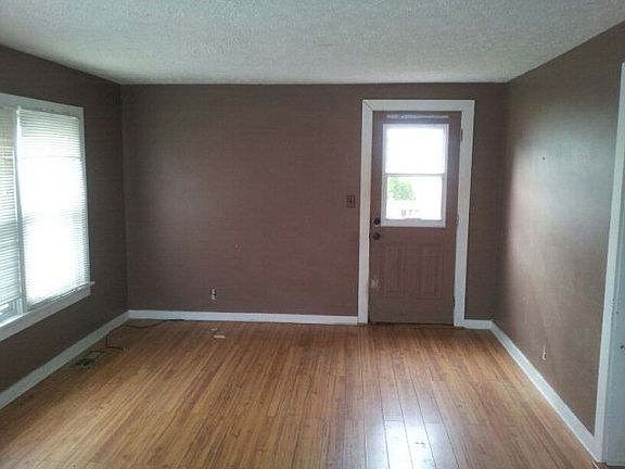 3rd image of 203 Orange St