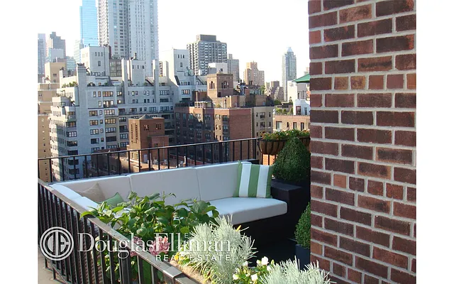 Sold by Douglas Elliman | media 8